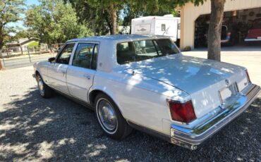 Cadillac-1976-2