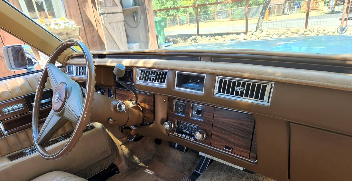 Cadillac-1976-3