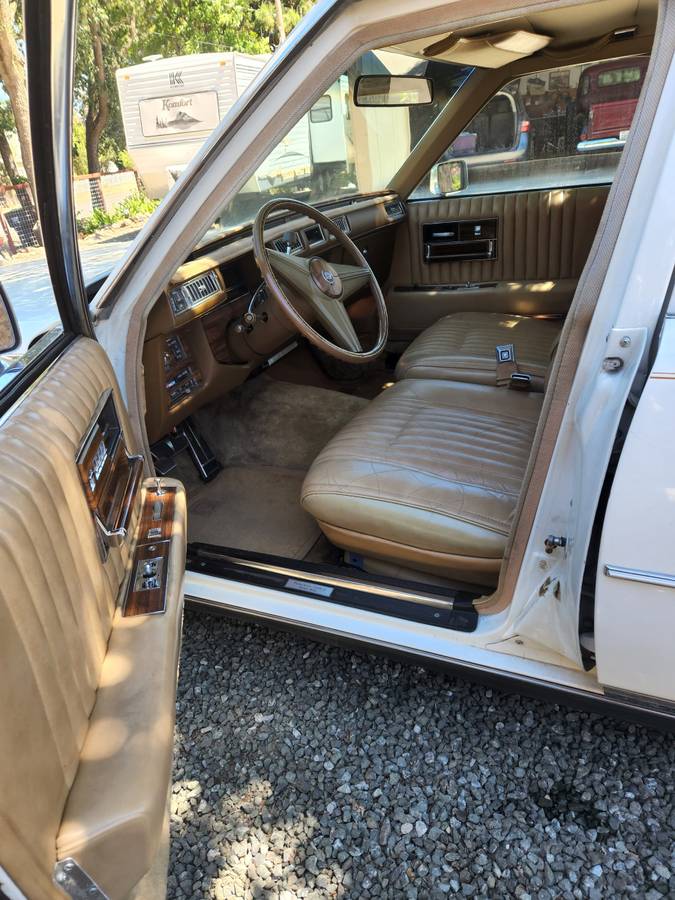 Cadillac-1976-5