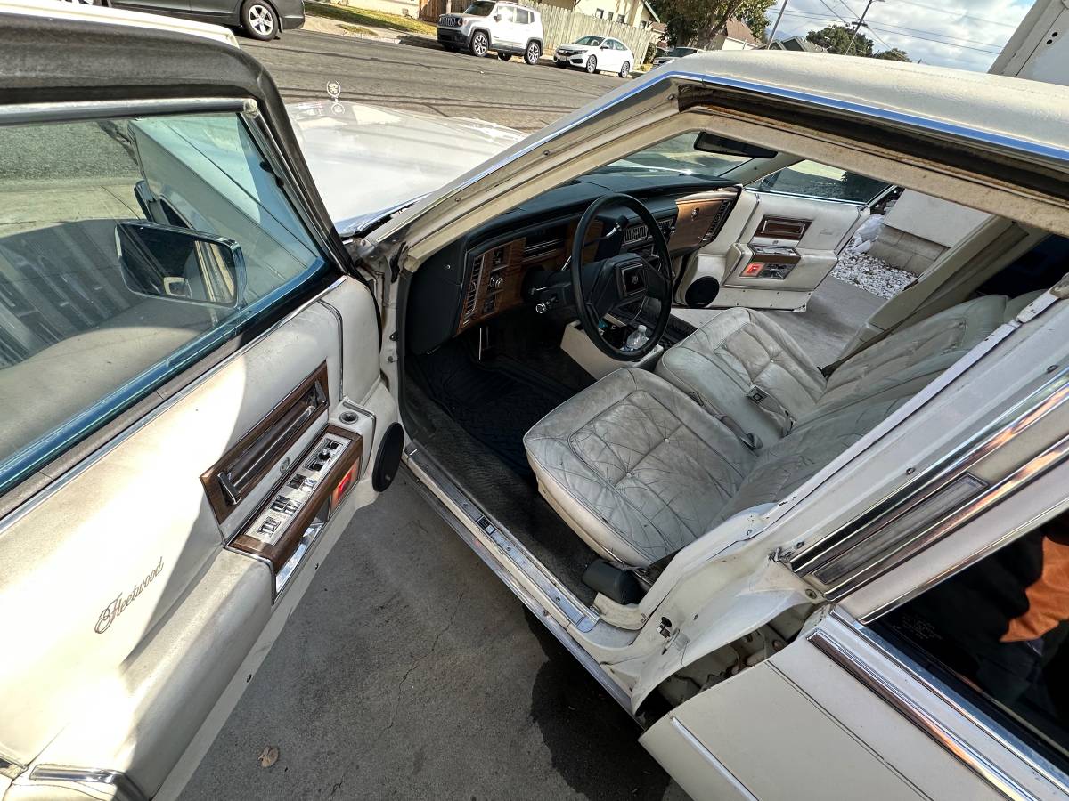 Cadillac-1984-white-11