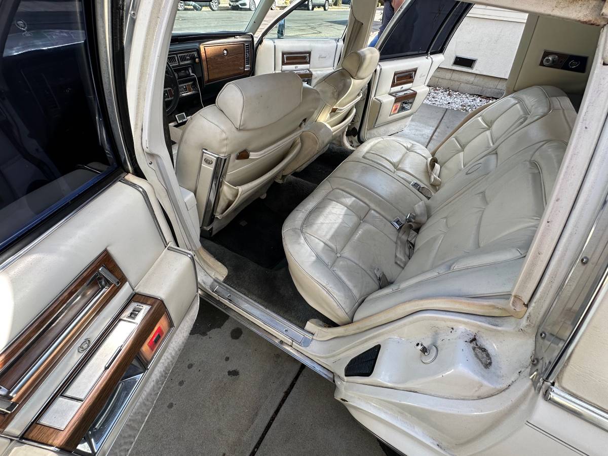 Cadillac-1984-white-12