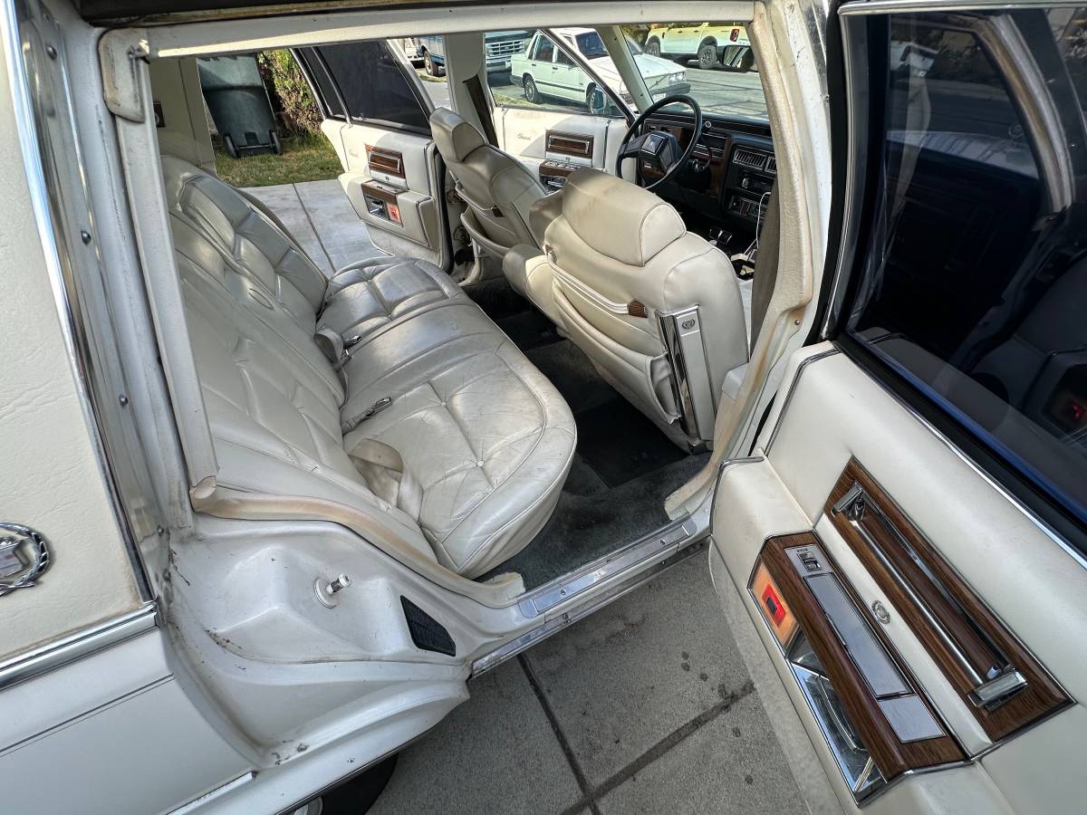 Cadillac-1984-white-13
