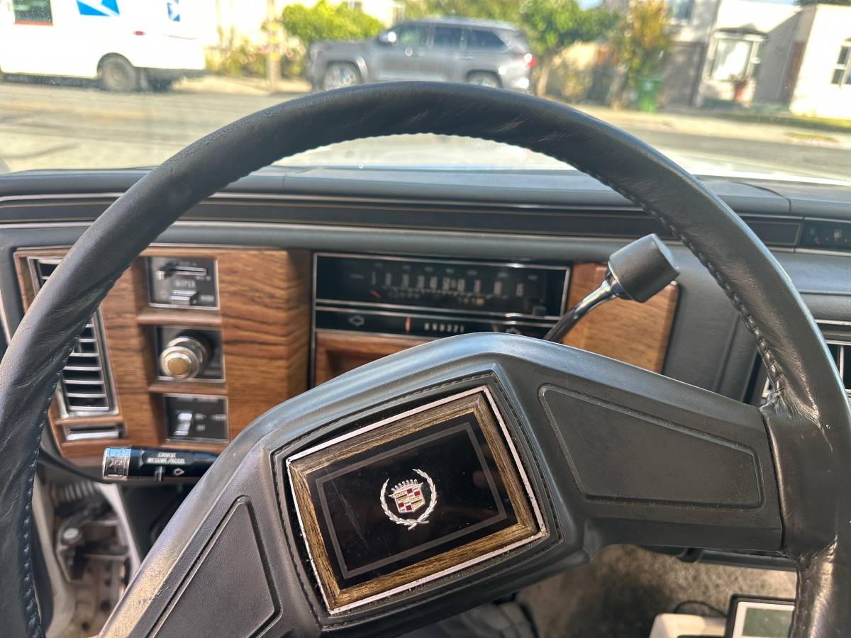 Cadillac-1984-white-20