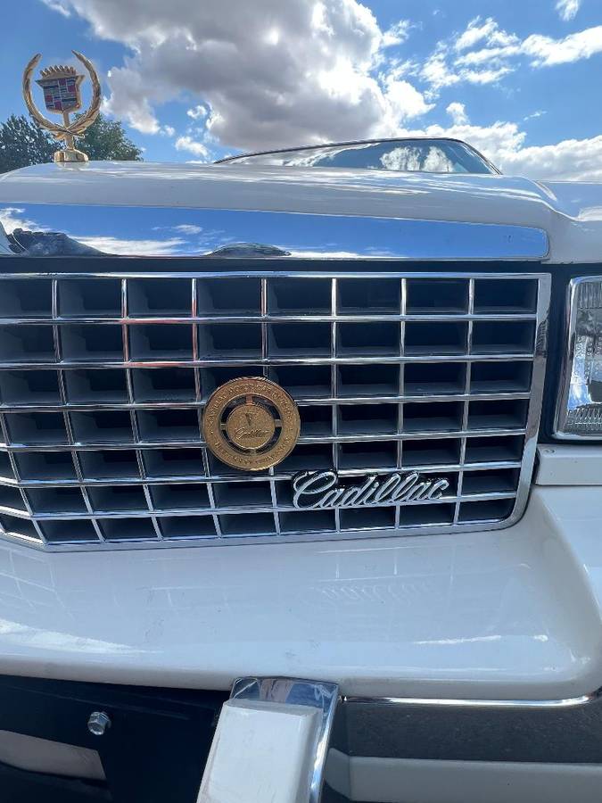 Cadillac-1989-white-12