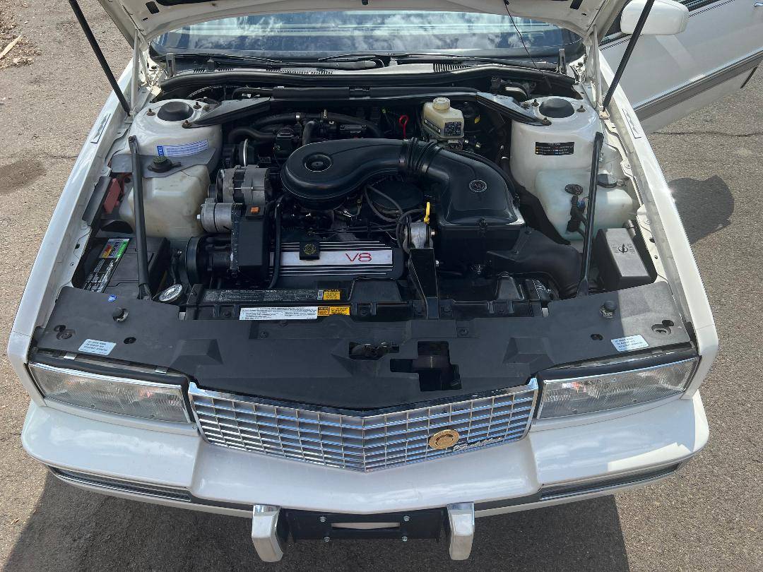 Cadillac-1989-white-13