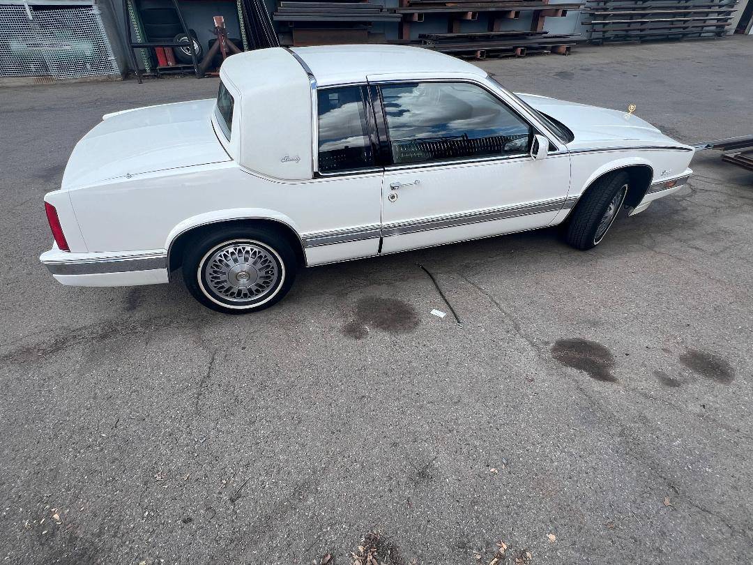 Cadillac-1989-white-2