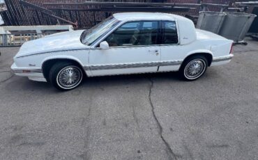 Cadillac-1989-white