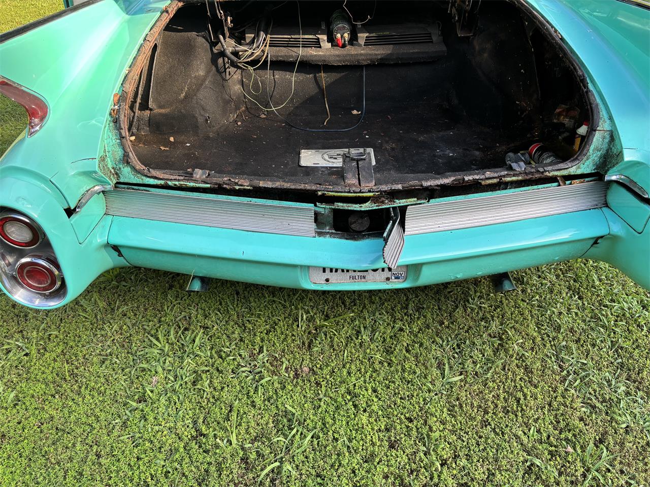 Cadillac-2-dr-coupe-1960-Blue-White-1