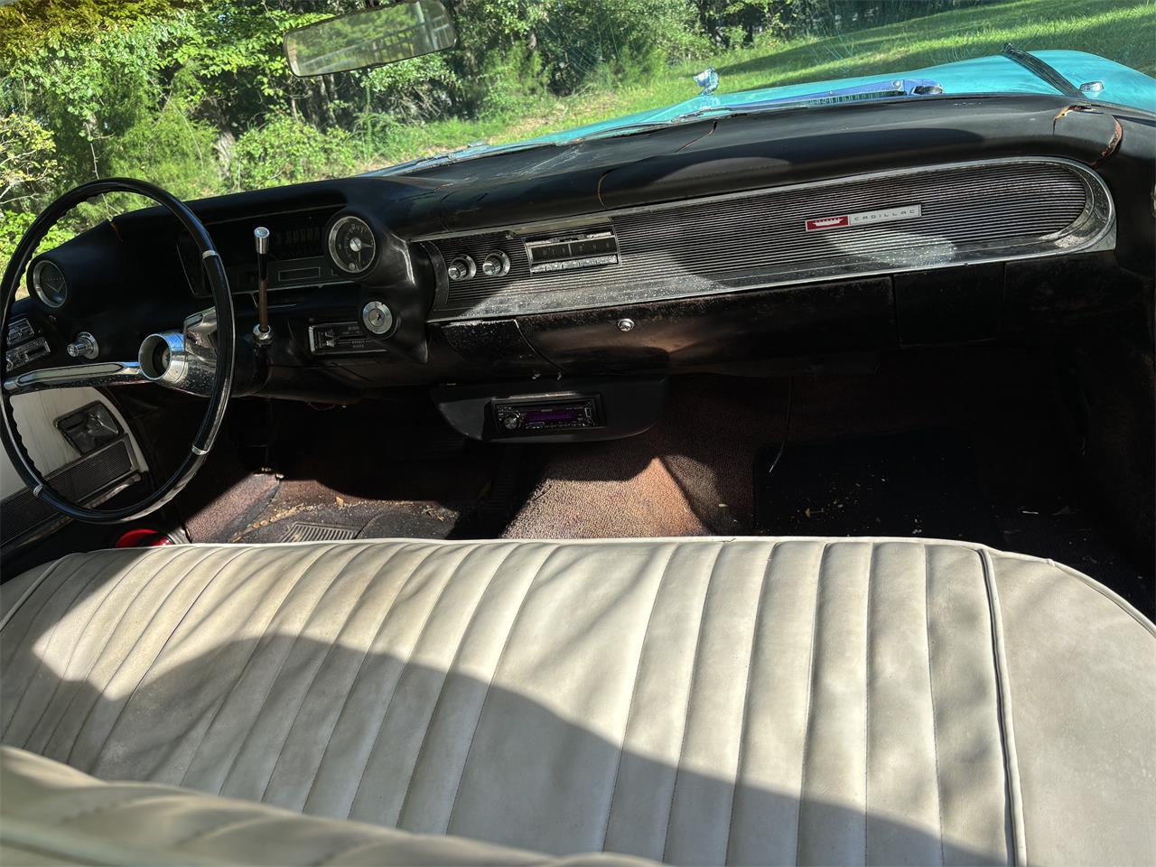 Cadillac-2-dr-coupe-1960-Blue-White-10