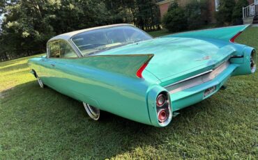 Cadillac-2-dr-coupe-1960-Blue-White-12