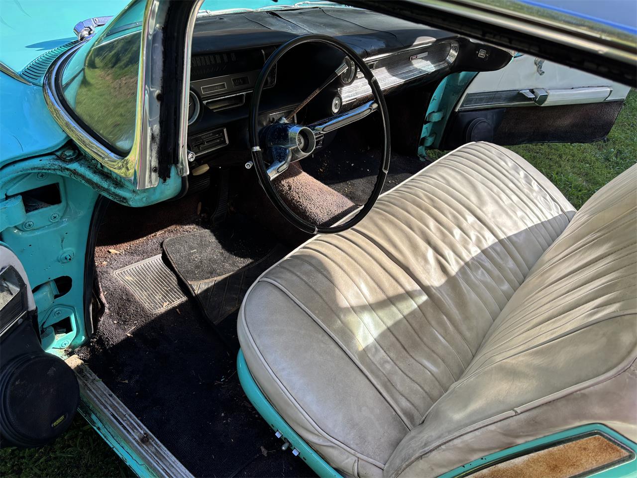 Cadillac-2-dr-coupe-1960-Blue-White-13