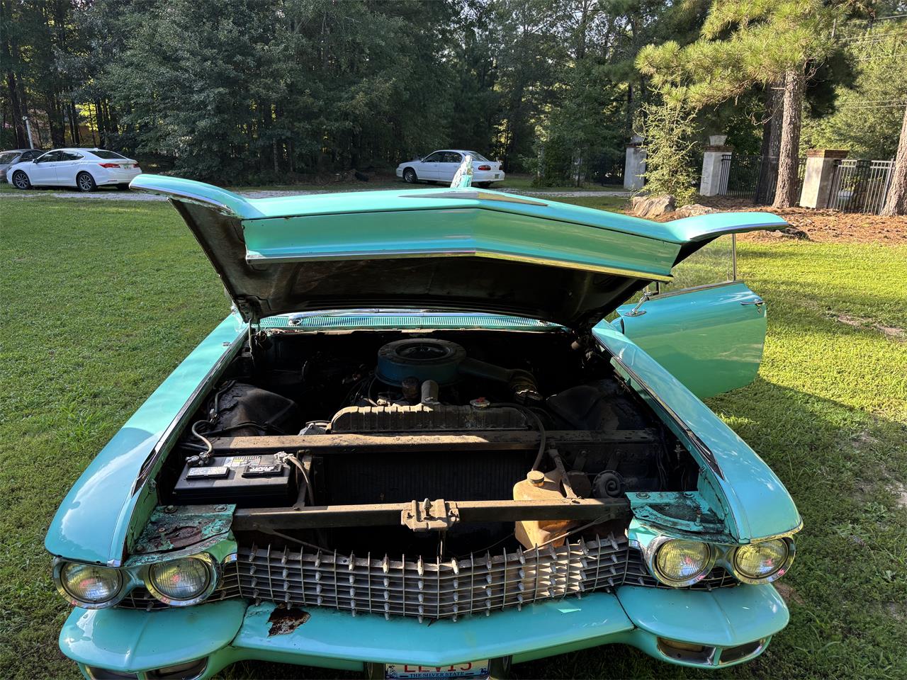 Cadillac-2-dr-coupe-1960-Blue-White-3