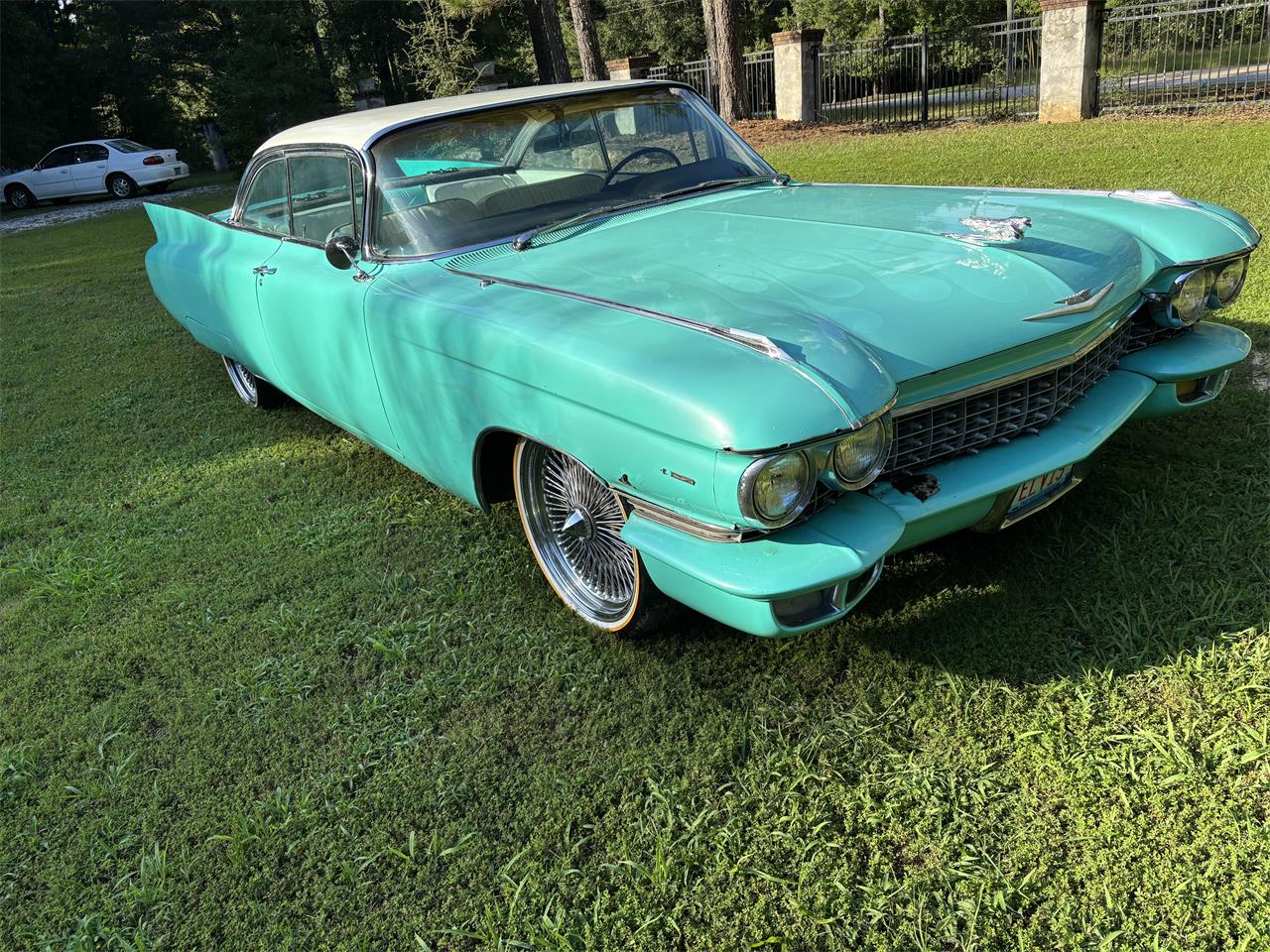 Cadillac-2-dr-coupe-1960-Blue-White-5
