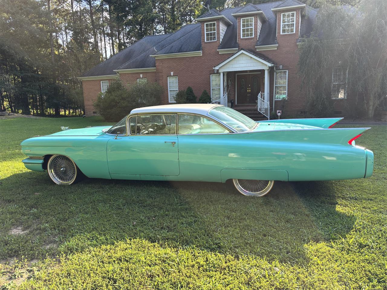 Cadillac-2-dr-coupe-1960-Blue-White