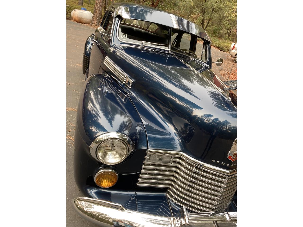 Cadillac-4-dr-sedan-1941-Dark-blue-Gray-1