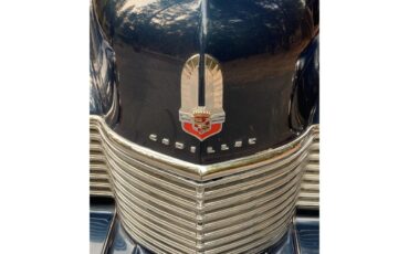 Cadillac-4-dr-sedan-1941-Dark-blue-Gray-2