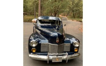 Cadillac-4-dr-sedan-1941-Dark-blue-Gray