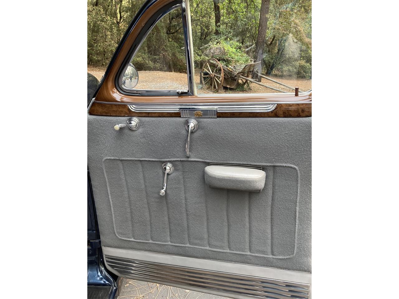 Cadillac-4-dr-sedan-1941-Dark-blue-Gray-6