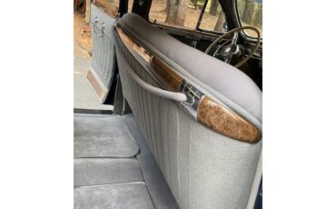 Cadillac-4-dr-sedan-1941-Dark-blue-Gray-7
