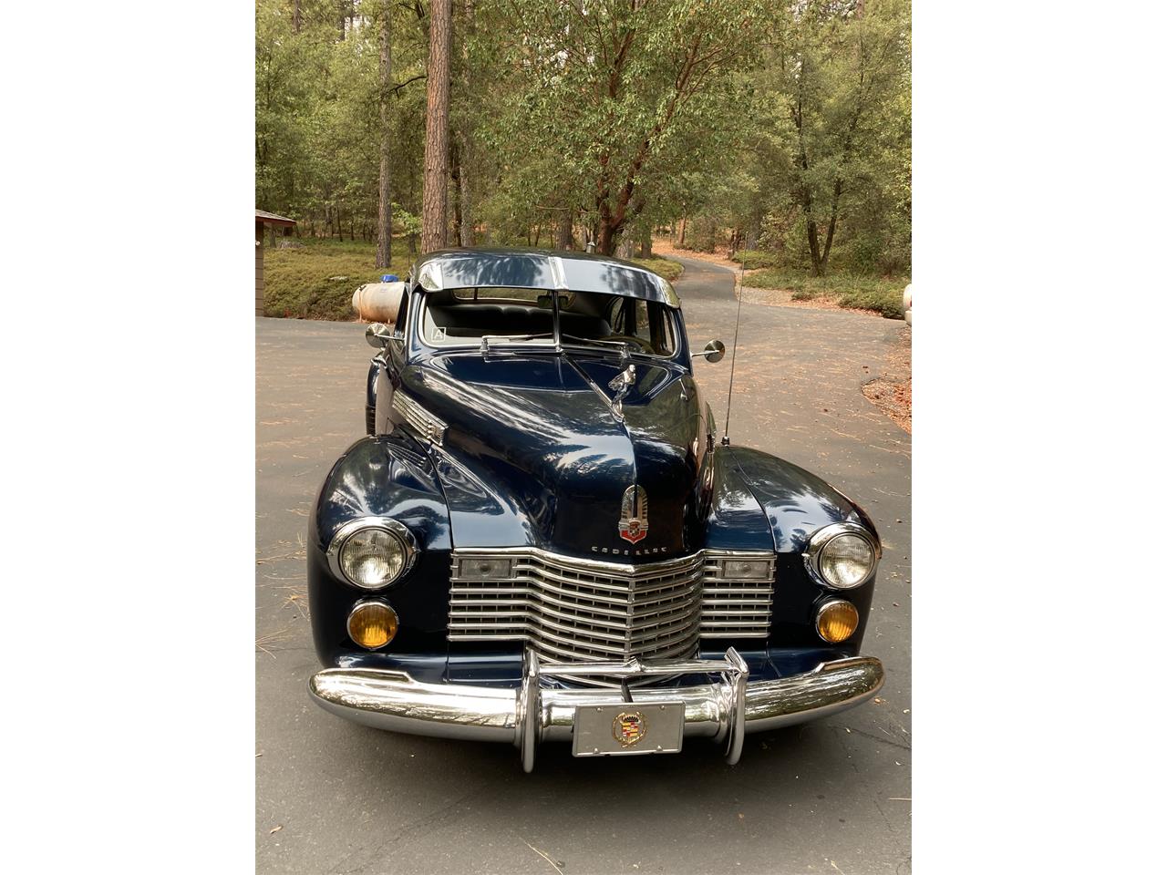 Cadillac-4-dr-sedan-1941-Dark-blue-Gray