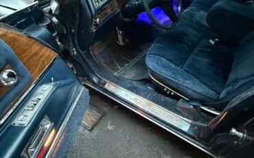 Cadillac-Brougham-1975-Sedan-2