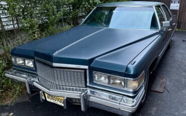Cadillac-Brougham-1975-Sedan