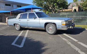 Cadillac-Brougham-1987-17