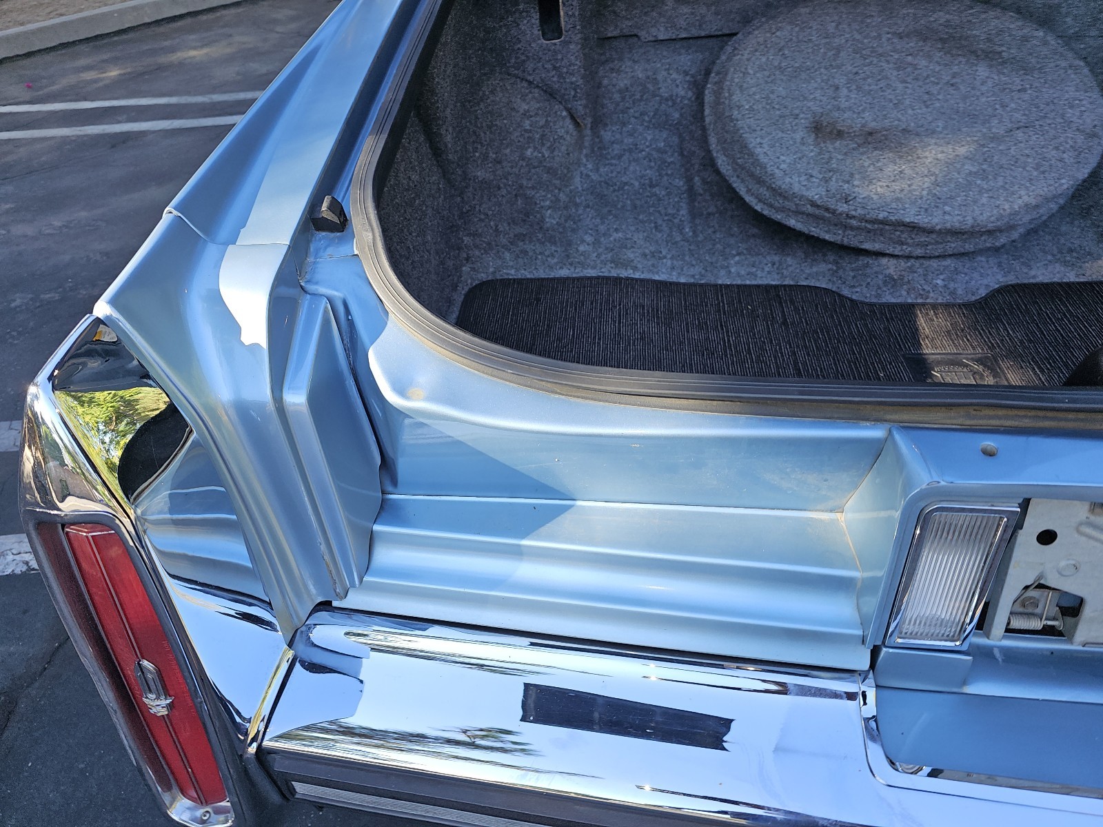Cadillac-Brougham-1987-32
