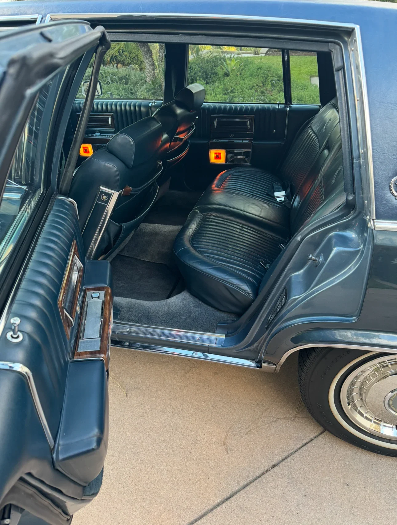Cadillac-Brougham-1987-Blue-Blue-10