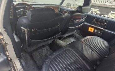 Cadillac-Brougham-1988-16