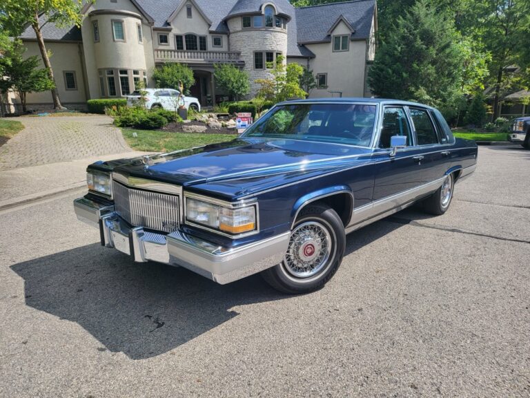 Cadillac Brougham 1990 Sedan