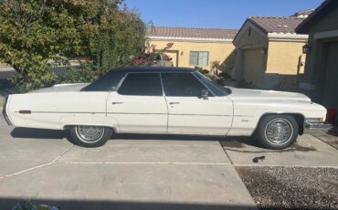 Cadillac-Calais-1973-White-Blue-2