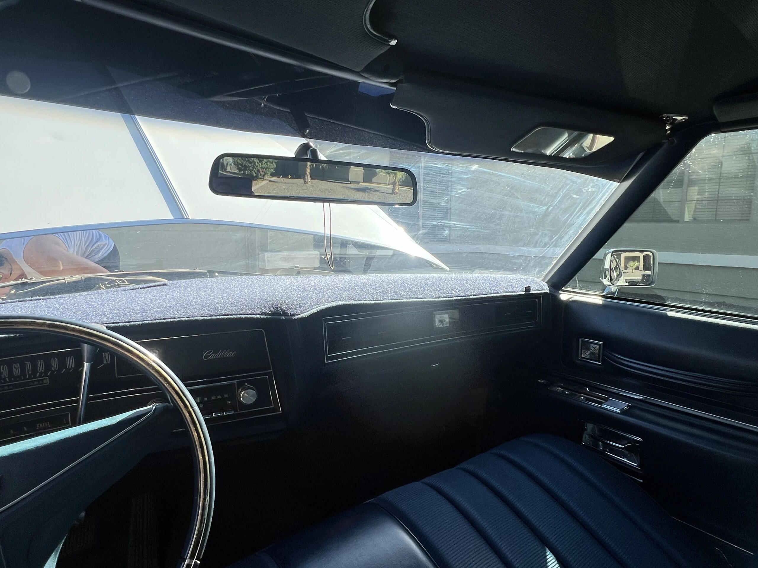Cadillac-Calais-1973-White-Blue-34