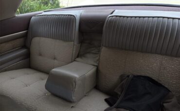 Cadillac-Coupe-deville-1957-40-Leghorn-Creme-Brown-17