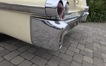 Cadillac-Coupe-deville-1957-40-Leghorn-Creme-Brown-19