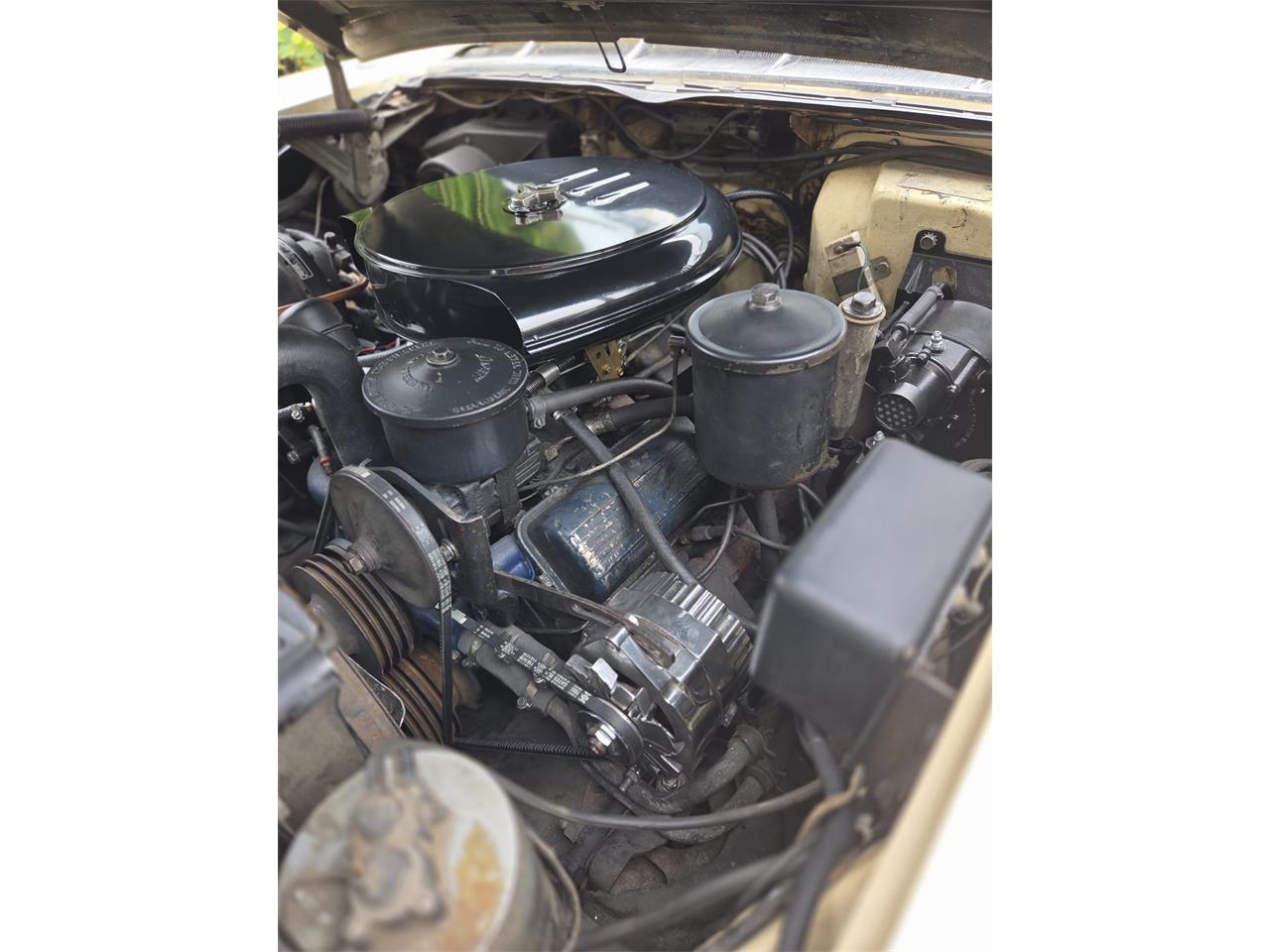 Cadillac-Coupe-deville-1957-40-Leghorn-Creme-Brown-34
