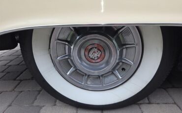 Cadillac-Coupe-deville-1957-40-Leghorn-Creme-Brown-38