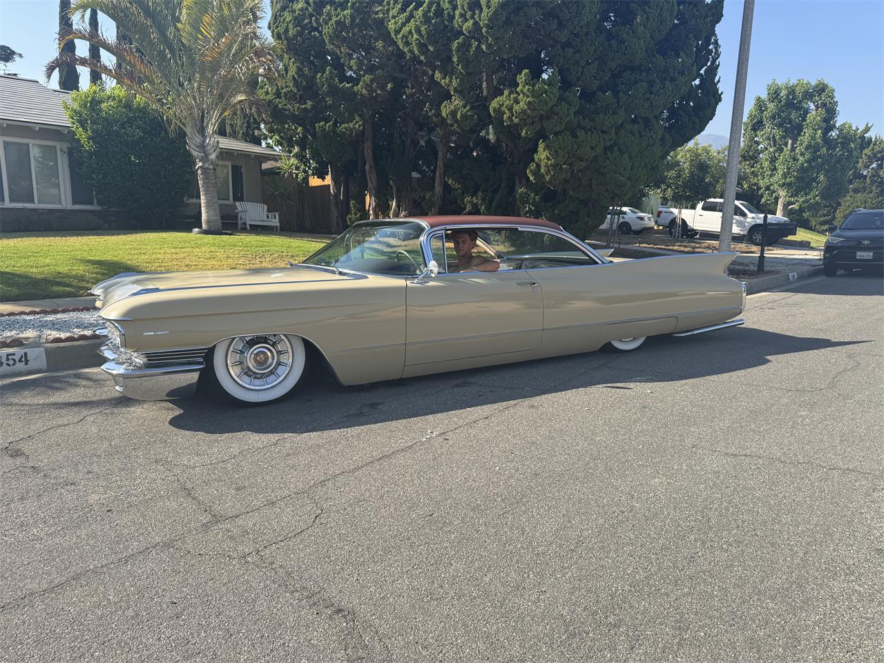 Cadillac-Coupe-deville-1960-Tan-Tan-2