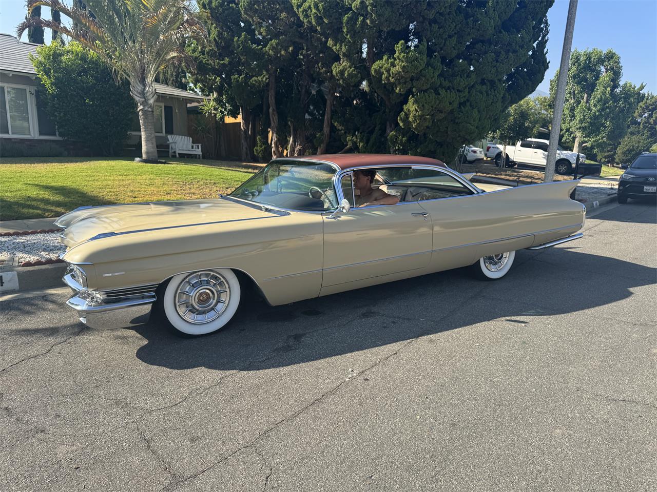 Cadillac-Coupe-deville-1960-Tan-Tan-3