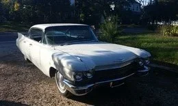 Cadillac-De-ville-1960-White-Black-5