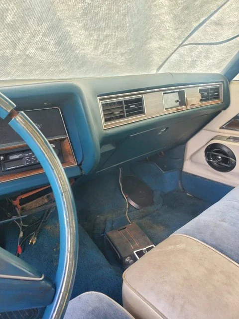 Cadillac-De-ville-1972-13