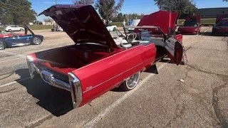 Cadillac-De-ville-convertible-1966-Red-Red-11