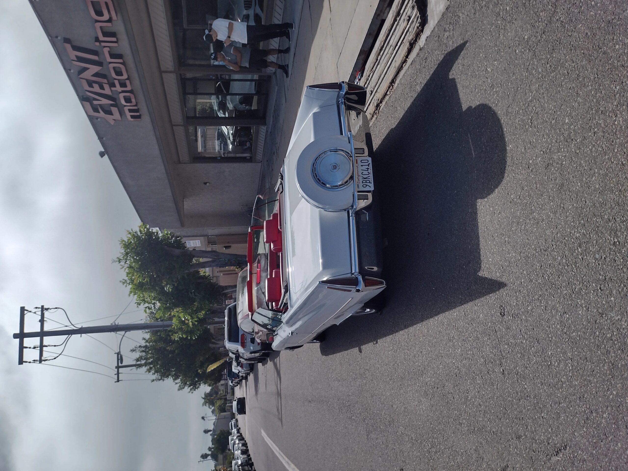Cadillac-De-ville-convertible-1970-White-Red-3