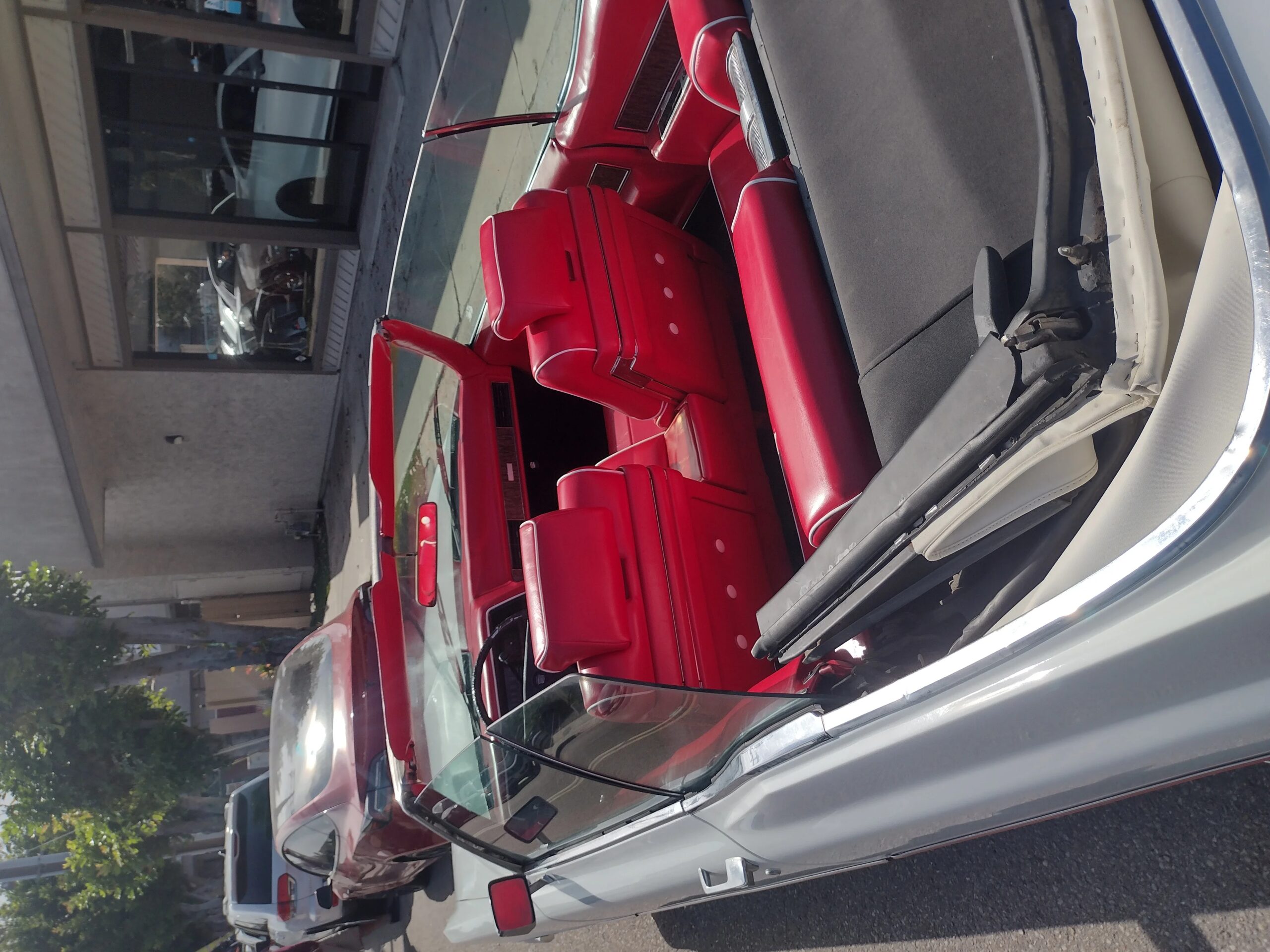 Cadillac-De-ville-convertible-1970-White-Red-5