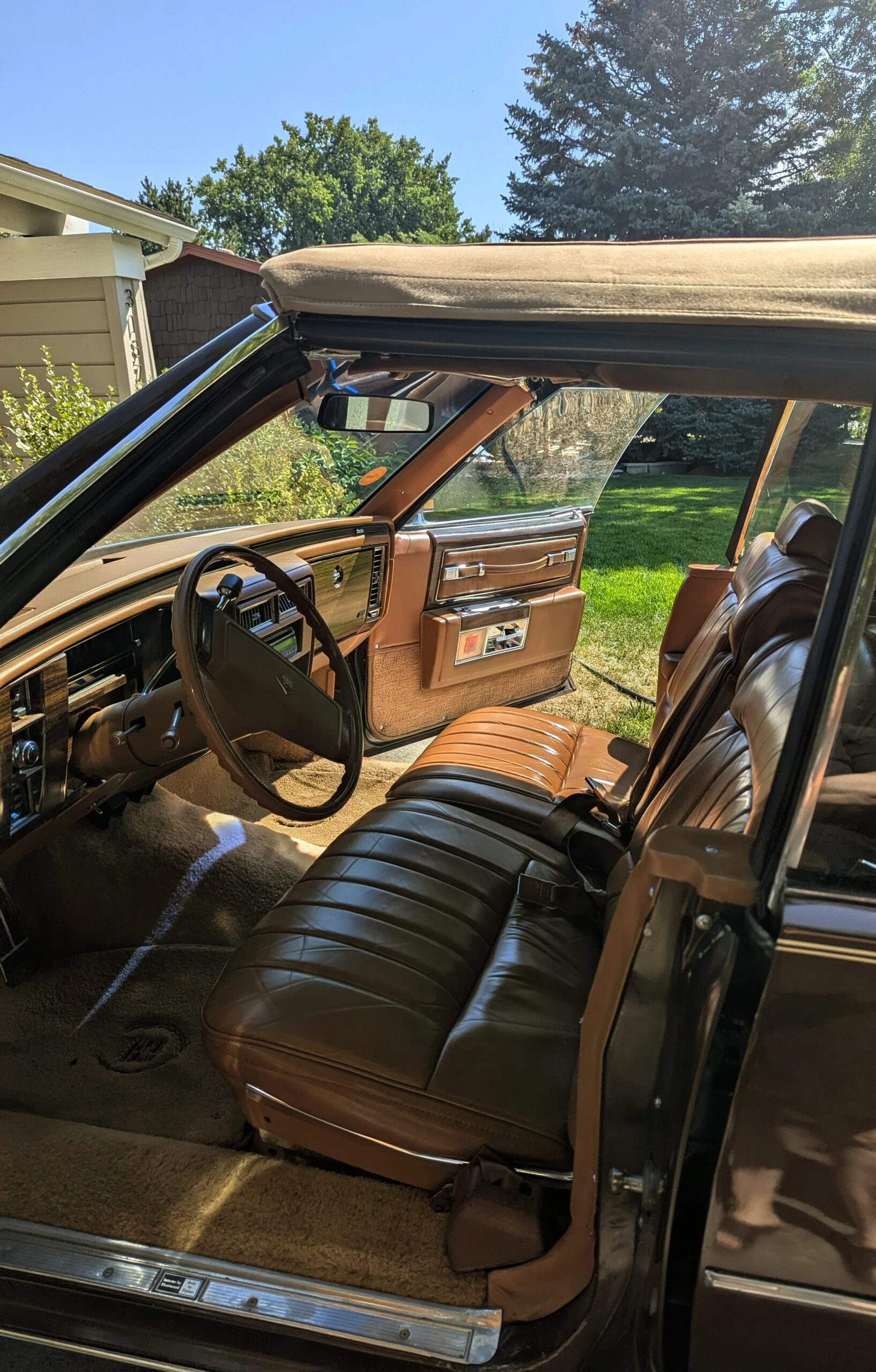 Cadillac-De-ville-convertible-1978-Brown-Tan-23