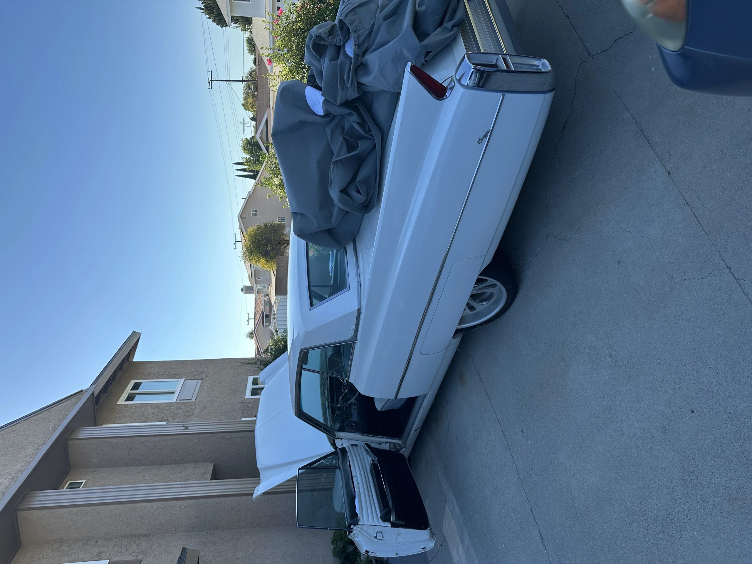 Cadillac-De-ville-coupe-1963-White-Off-White-4