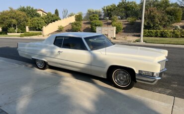 Cadillac-De-ville-coupe-1969-White-Gold-1