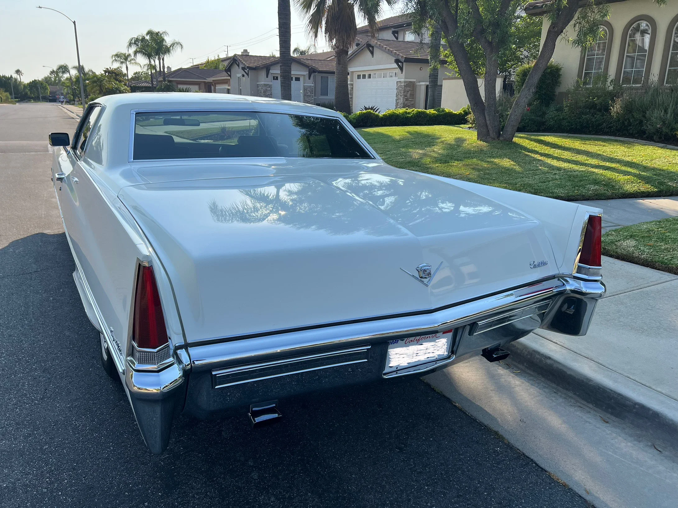 Cadillac-De-ville-coupe-1969-White-Gold-3