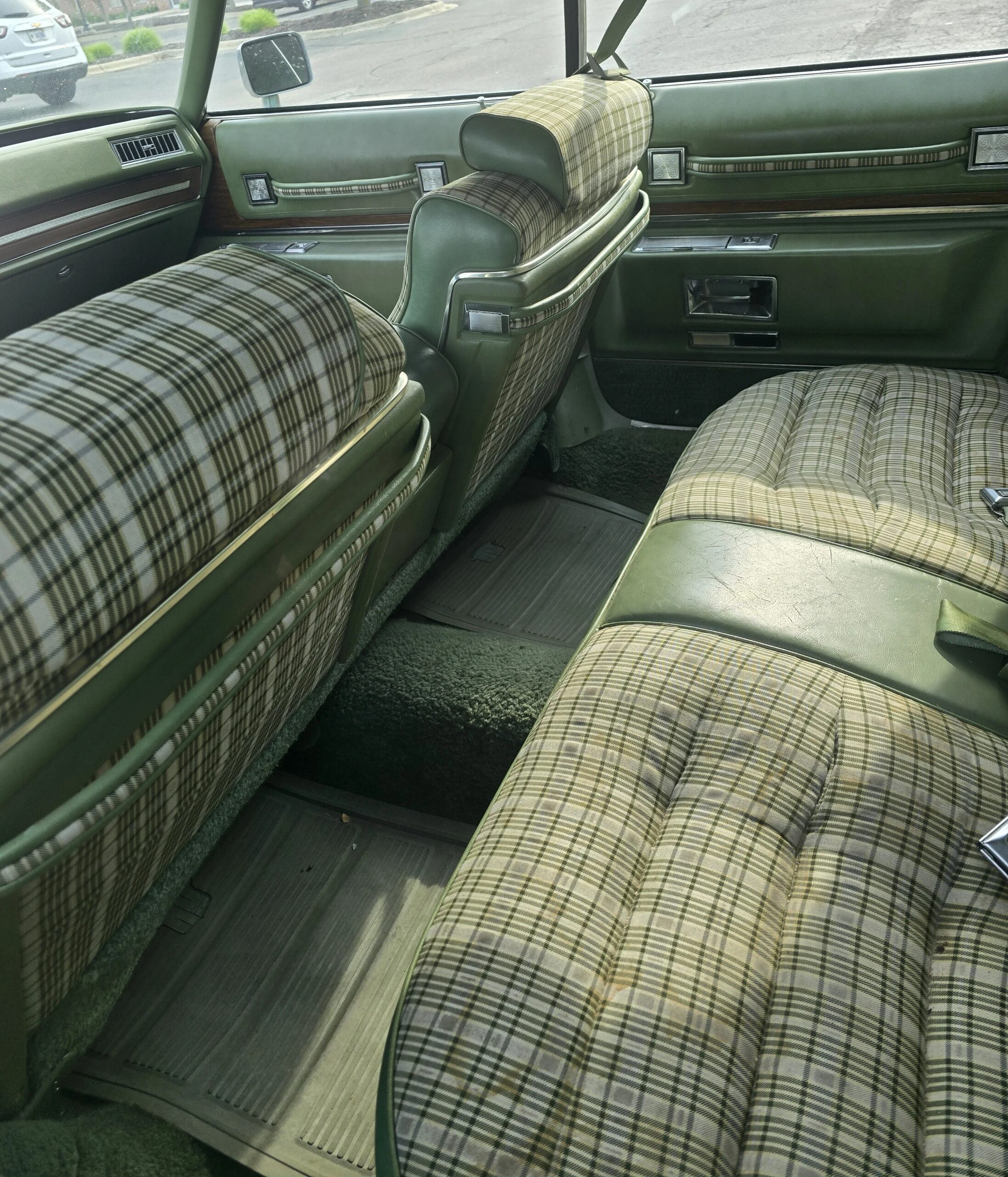 Cadillac-De-ville-coupe-1974-Green-Green-4