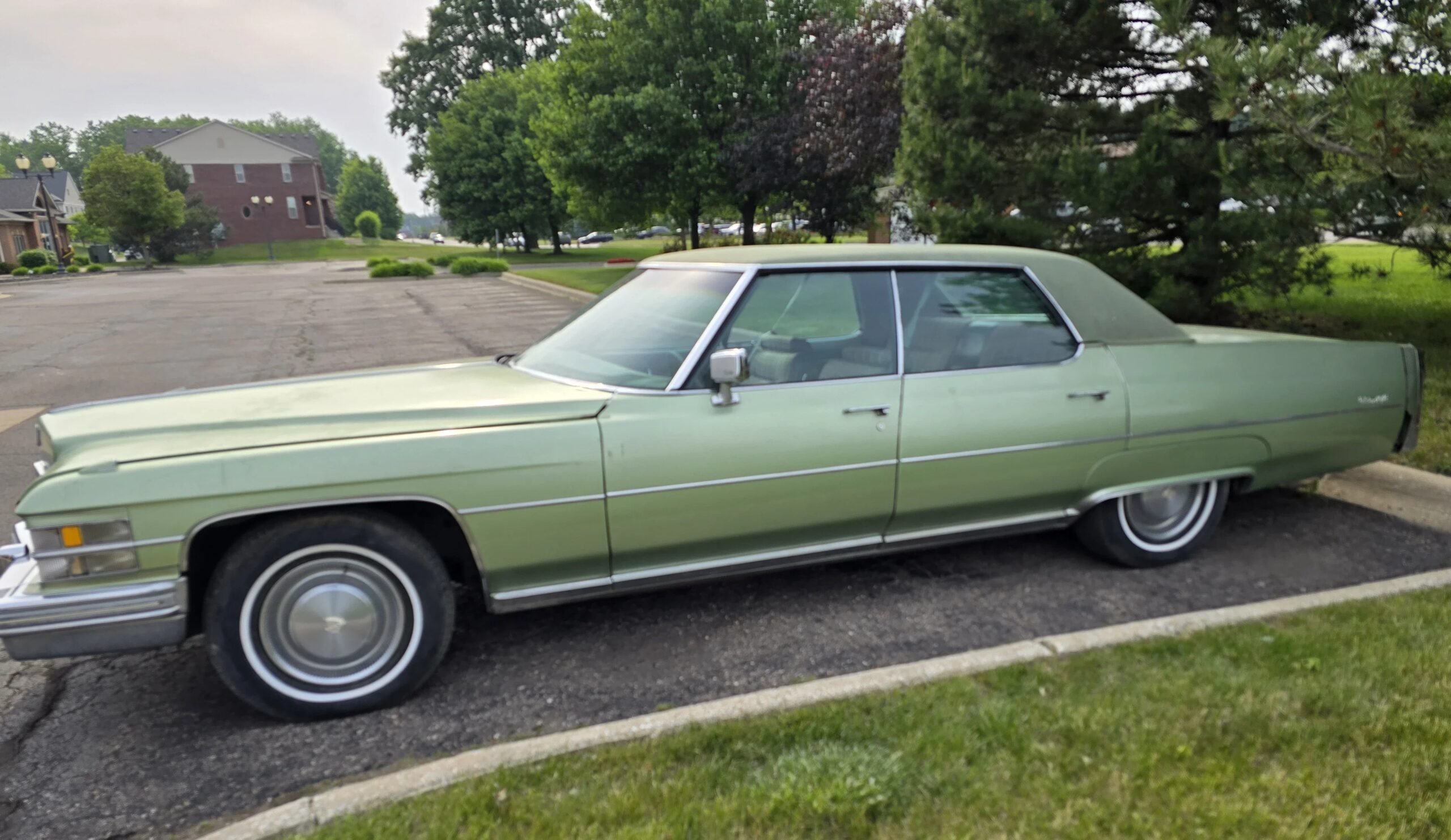 Cadillac-De-ville-coupe-1974-Green-Green-5
